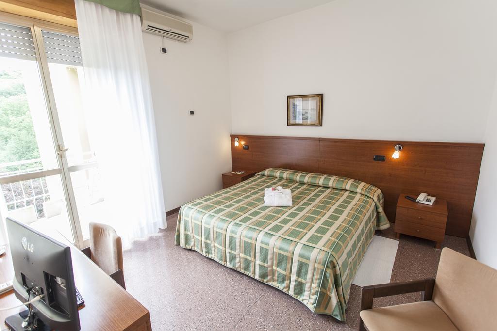 Hotel Rossini Tabiano Terme Ngoại thất bức ảnh